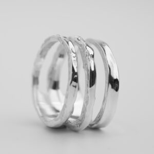 Ring with organic shape handcrafted by recycled silver